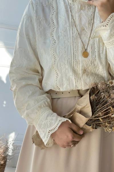 Dantel İşlemeli Gömlek - Bej